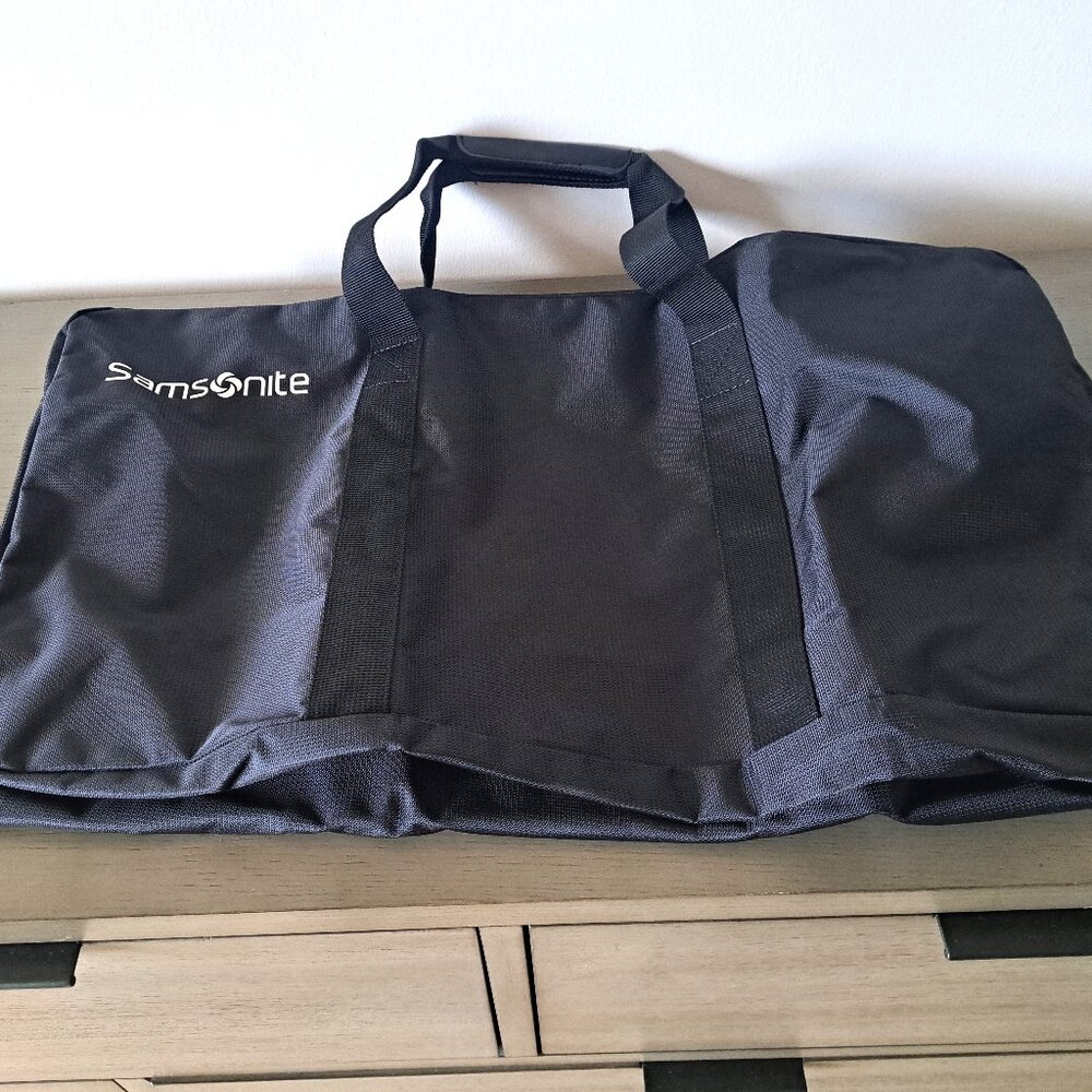 Brand New Samsonite 25” Extra Large Black Duffel Versatile Bag Lightweight